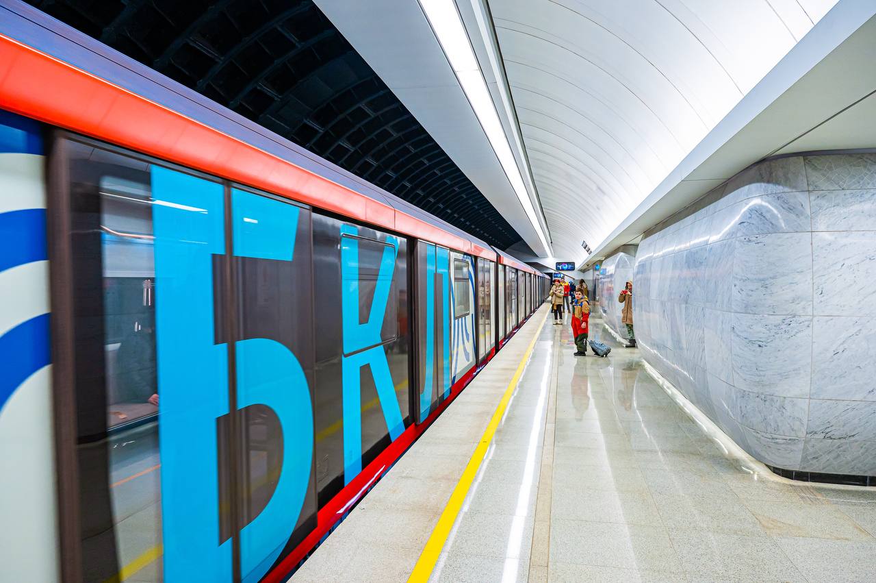 поезд метро москва 2020 в белой окраске
